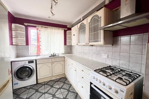 2 bedroom house to rent, Becontree Avenue, Dagenham RM8