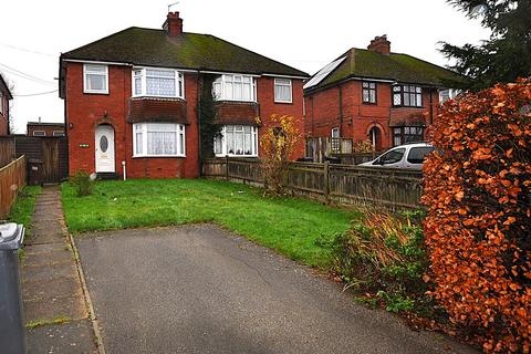 3 bedroom semi-detached house to rent, Station Road, Hailsham