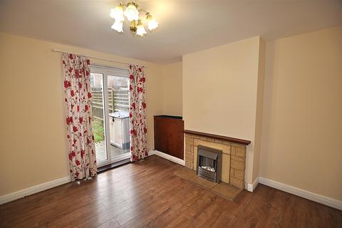 3 bedroom semi-detached house to rent, Station Road, Hailsham