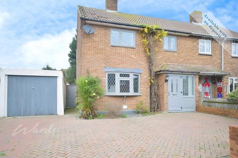 3 bedroom semi-detached house to rent, Wylie Road Hoo ME3