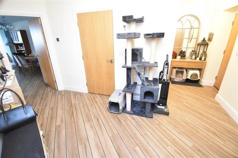 2 bedroom flat for sale, Wren Gardens, Portishead