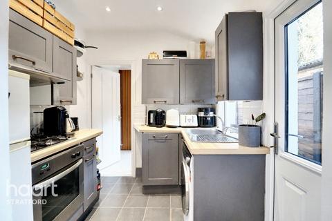 30 Holness Road, London, E15 4EN
