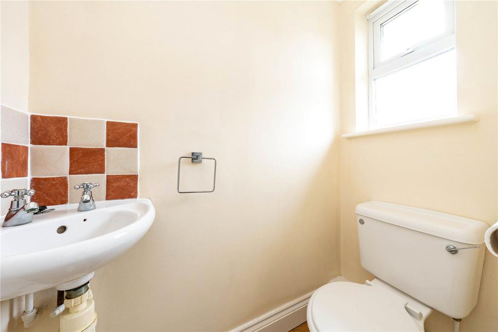 Cloakroom/Wc