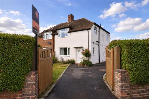 undefined, The Ridgeway, Horley