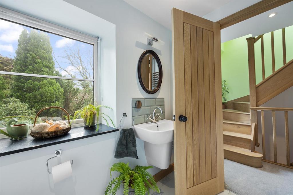 Bathroom - sink.jpg