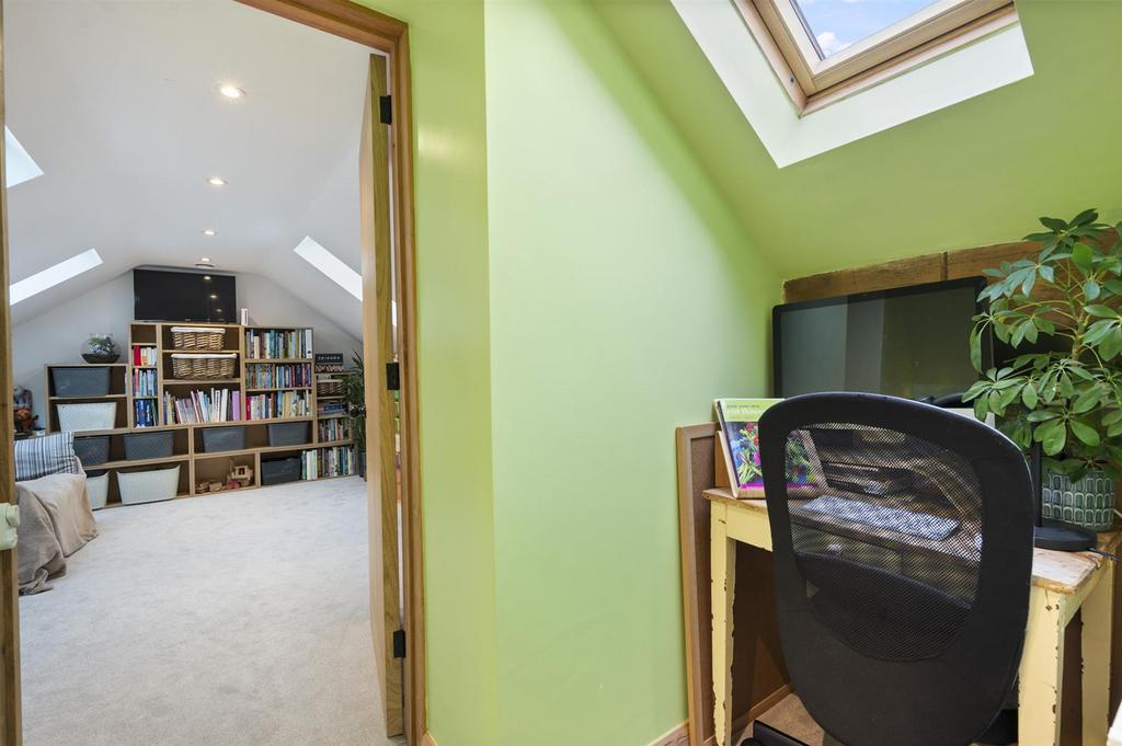 Home office space.jpg