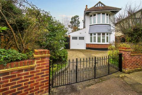 3 bedroom detached house for sale, Leigh Gardens, Leigh-On-Sea