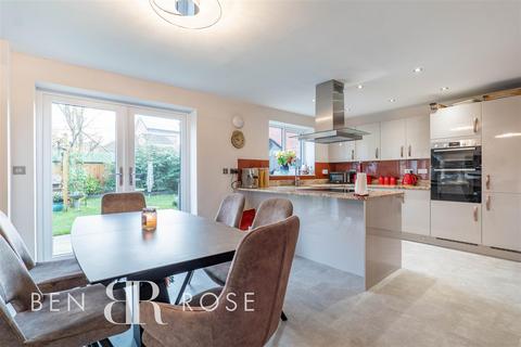 6 bedroom detached house for sale, Burnham Close, Leyland