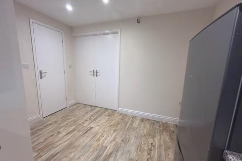 3 bedroom terraced house to rent, Bristol BS15