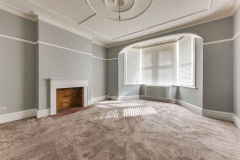 1 bedroom apartment to rent, Westbourne Grove, Westcliff-on-sea, SS0