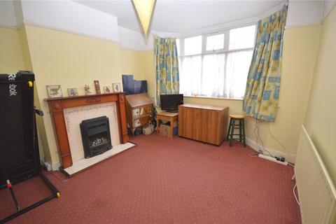 3 bedroom end of terrace house for sale, Chester Close, Luton, Bedfordshire, LU4