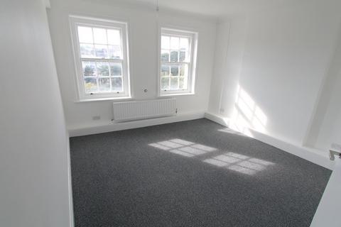 2 bedroom flat to rent, Richmond Hill, Bournemouth,