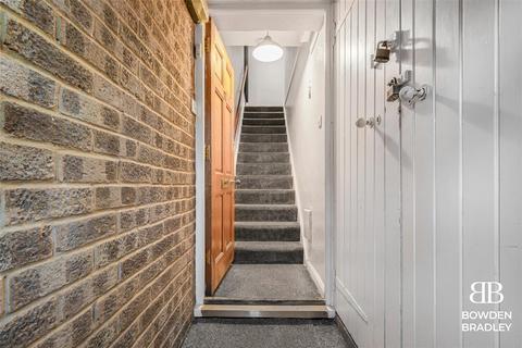 17 Keats Close, Chigwell, IG7 5NU