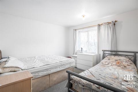 17 Keats Close, Chigwell, IG7 5NU