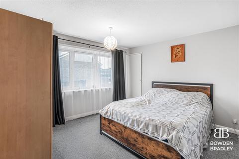 17 Keats Close, Chigwell, IG7 5NU
