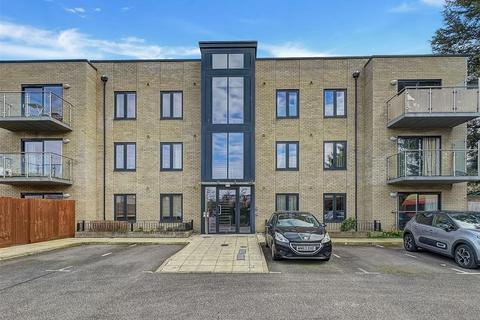 2 bedroom flat to rent, Edeva Court, Cambridge CB1