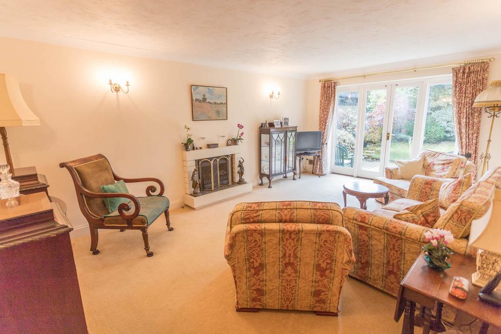 Sitting Room with Fireplace