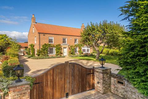 5 bedroom detached house for sale, Newbury House, Main Street, York