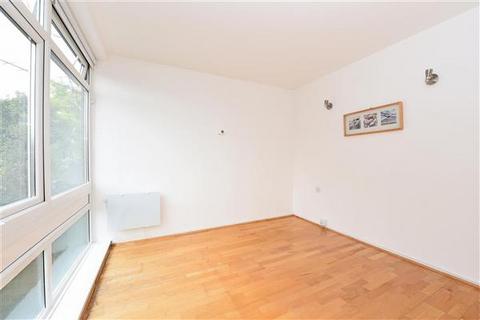 1 bedroom apartment to rent, Cheval Court, Putney, SW15