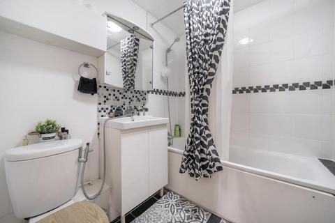 1 bedroom flat for sale, High Wycombe,  Buckinghamshire,  HP11