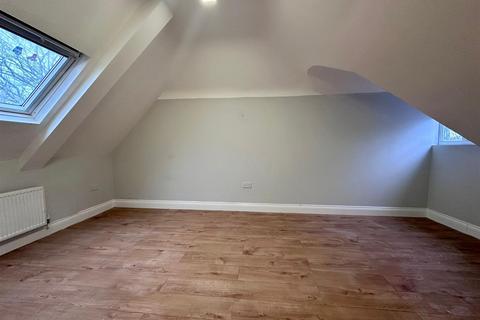 3 bedroom flat to rent, Norbury Avenue, Thornton Heath