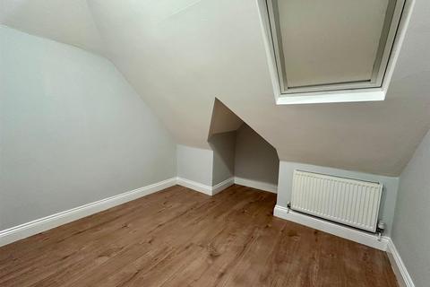 3 bedroom flat to rent, Norbury Avenue, Thornton Heath