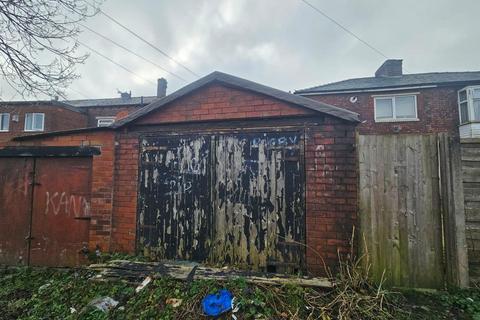 Garage to rent, Plodder Lane, Farnworth, Bolton