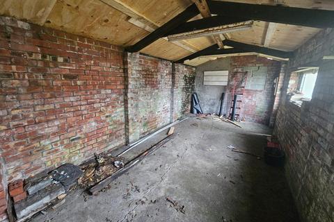 Garage to rent, Plodder Lane, Farnworth, Bolton