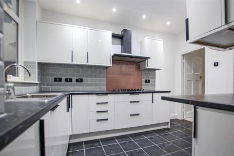 5 bedroom semi-detached house to rent, London NW9