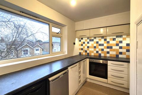 2 bedroom flat to rent, Riverside Court, Woodlands Road, TW7