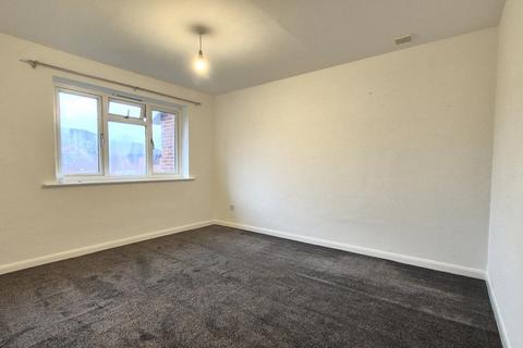 2 bedroom flat to rent, Riverside Court, Woodlands Road, TW7