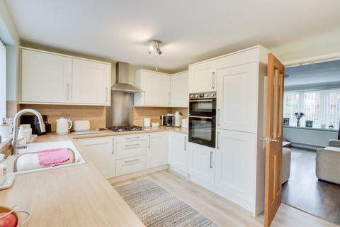 3 bedroom semi-detached house for sale, Broad Lane, Leeds, West Yorkshire, LS13