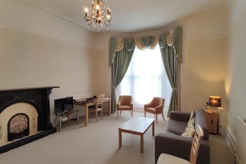 2 bedroom flat to rent, LENNOX ROAD SOUTH, SOUTHSEA, PO5 2HU