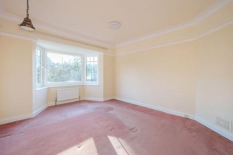 3 The Netherlands, Coulsdon, CR5 1NG