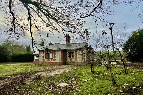 3 bedroom detached bungalow for sale, Denton Road, Bungay NR35