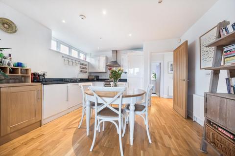 2 bedroom flat for sale, Earlsfield Road, Earlsfield