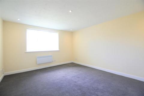 2 bedroom flat for sale, Lovegrove Drive, Slough