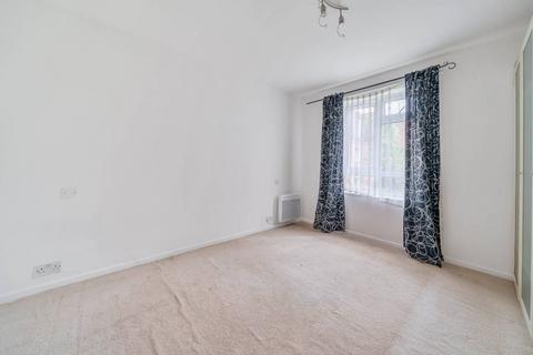 2 bedroom apartment for sale, Elizabeth Gardens, Stanmore, HA7