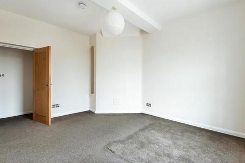 2 bedroom flat for sale, Bull Lane, High Wycombe, Buckinghamshire, HP11 2DL