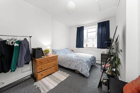 1 bedroom ground floor flat for sale, Gautrey Road, Peckham, SE15