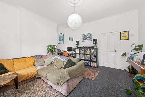 1 bedroom ground floor flat for sale, Gautrey Road, Peckham, SE15