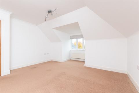 2 bedroom apartment for sale, Wrotham Road, Meopham Green, Meopham, Kent