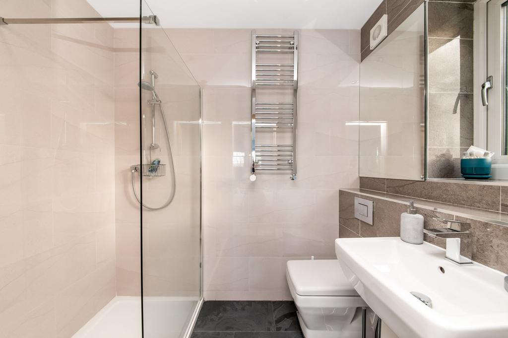 En suite to bedroom two