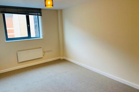 2 bedroom flat to rent, City Walk, Leeds, West Yorkshire, UK, LS11