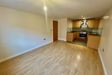 2 bedroom flat to rent, City Walk, Leeds, West Yorkshire, UK, LS11