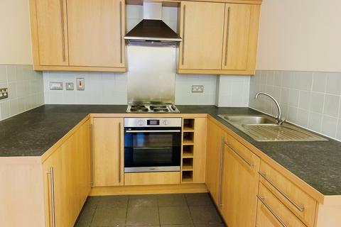 2 bedroom flat to rent, City Walk, Leeds, West Yorkshire, UK, LS11