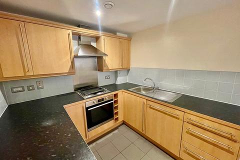 2 bedroom flat to rent, City Walk, Leeds, West Yorkshire, UK, LS11