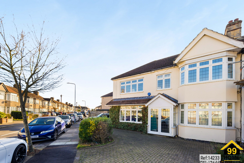 undefined, Evesham Way, Ilford, London, IG5