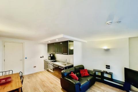 2 bedroom flat to rent, Wellington Street, Leeds, West Yorkshire, UK, LS1