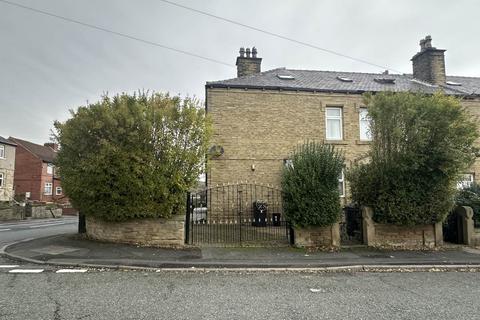 3 bedroom terraced house to rent, Yews Hill Road, Lockwood HD1